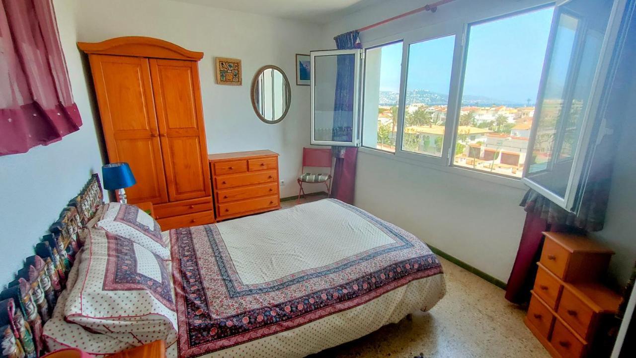 Summer Breeze Apartment Empuriabrava Exterior foto